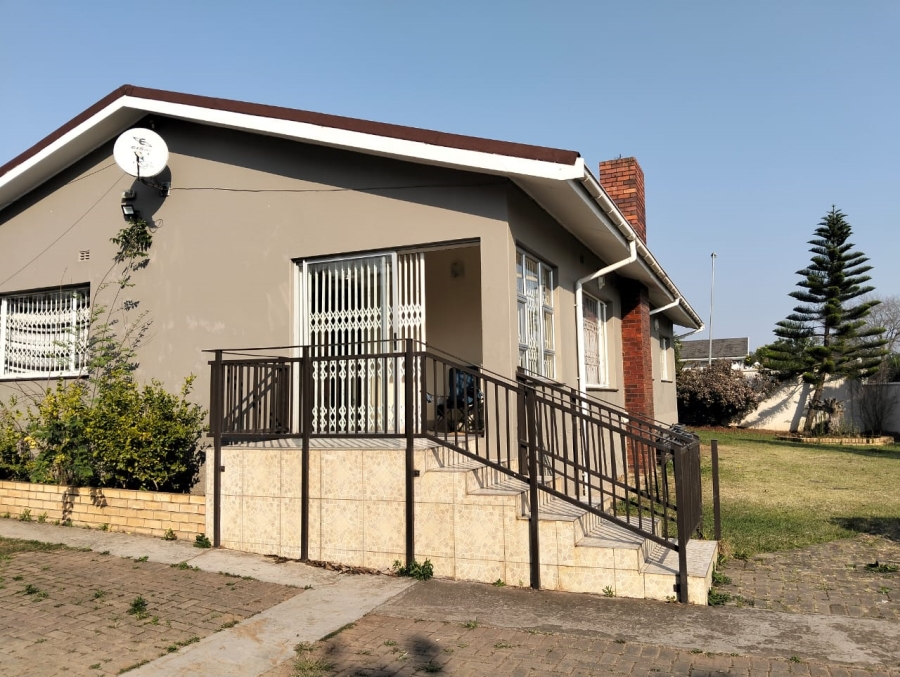 To Let 4 Bedroom Property for Rent in Fort Gale Eastern Cape